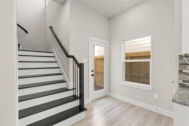 Building Photo - 3107 Shelby Cir