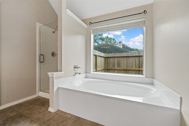 Building Photo - 8415 Trophy Pl Dr