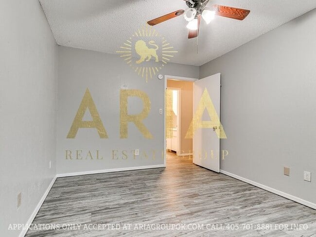Building Photo - 3 Bed/1.5 Bath Duplex in West Norman! AVAI...