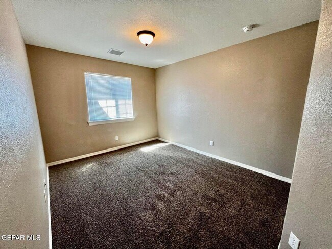 Building Photo - 11044 Bullseye St