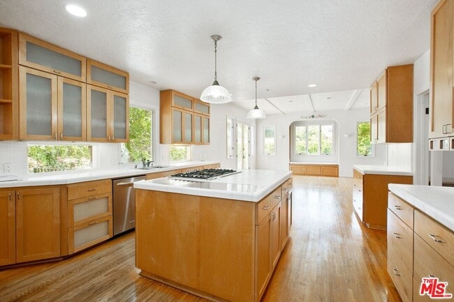 Building Photo - 333 S McCarty Dr