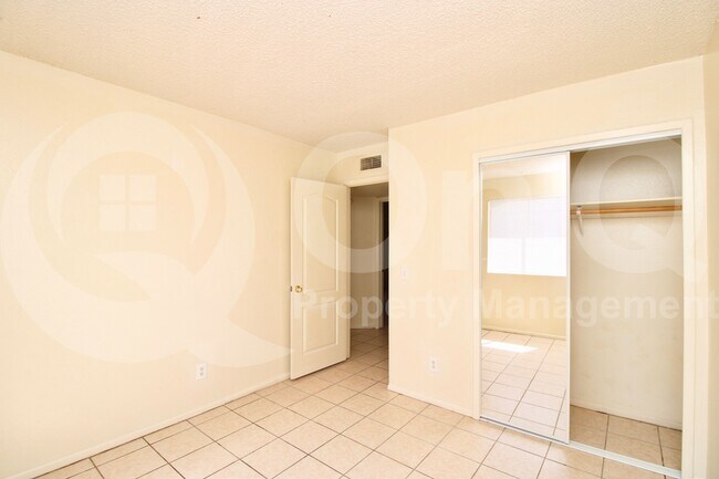 Building Photo - 4050 E St Anne Ave