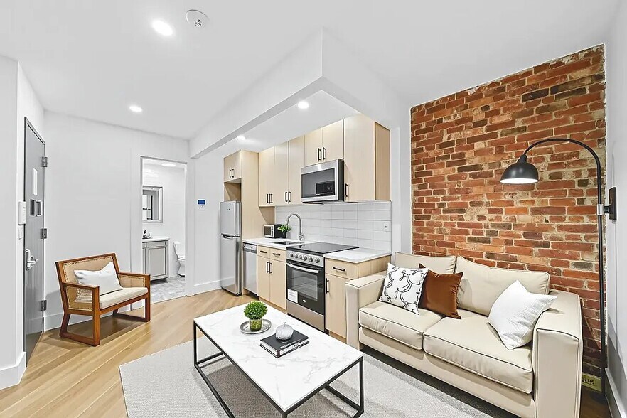 Primary Photo - 192 Bedford Ave