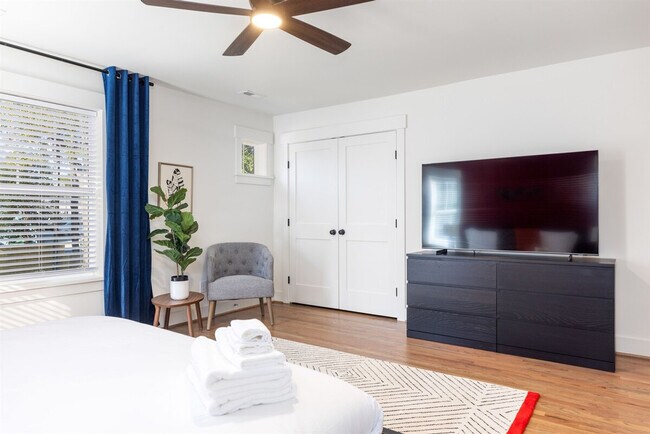 Building Photo - 806 Colorado Ave