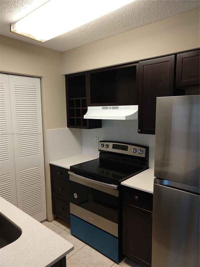 Building Photo - 1259 SW 46th Ave