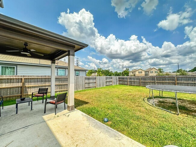 Building Photo - 6131 Morning Fern Ln