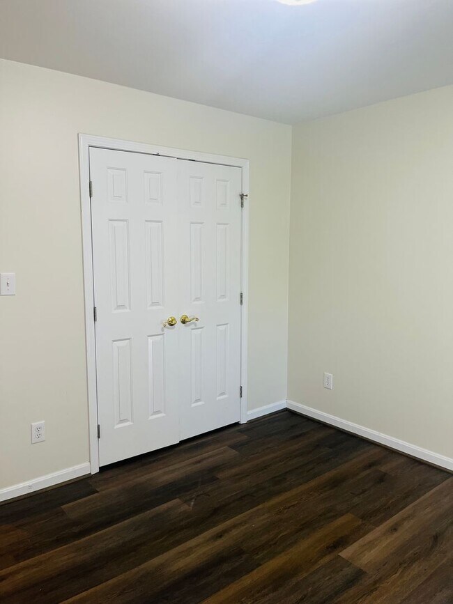 Building Photo - Spacious 3-Bedroom Home in Sought-After Be...