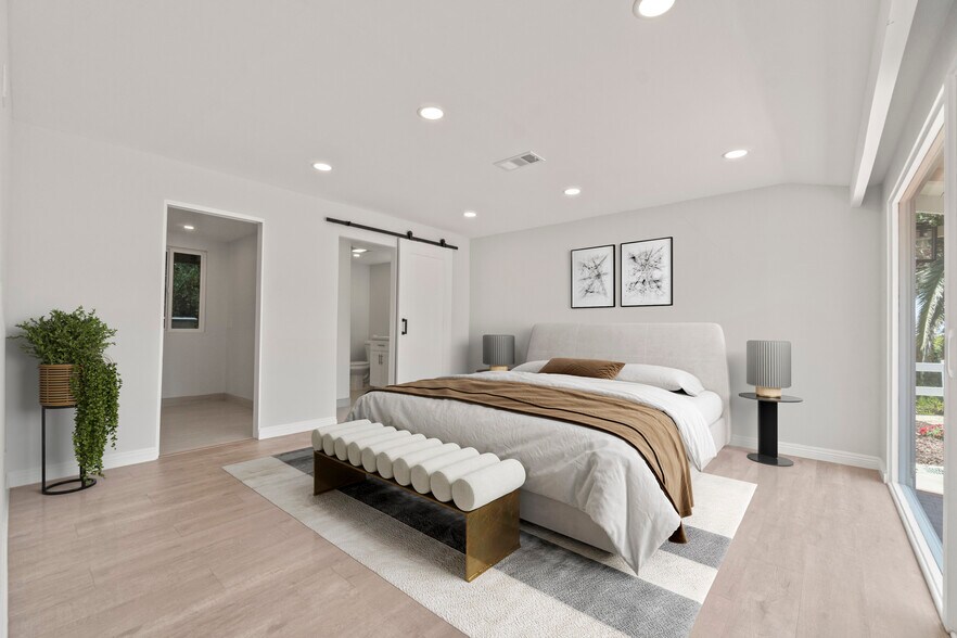 Building Photo - 1060 Palisair Pl