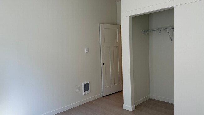 Building Photo - Duplex in CDA !