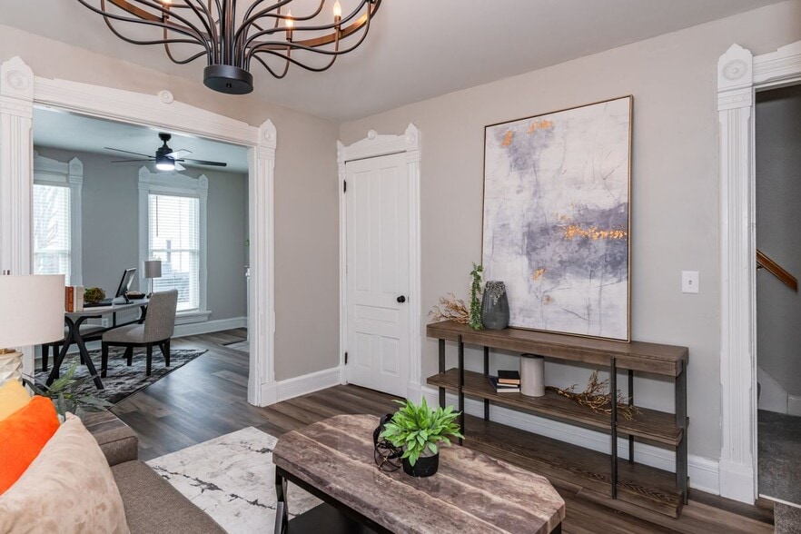 Building Photo - 130 Mound St