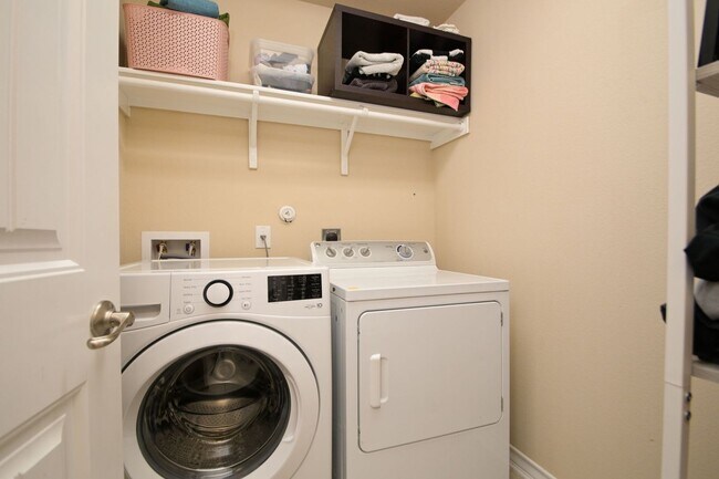 Building Photo - 11806 Plover Pl