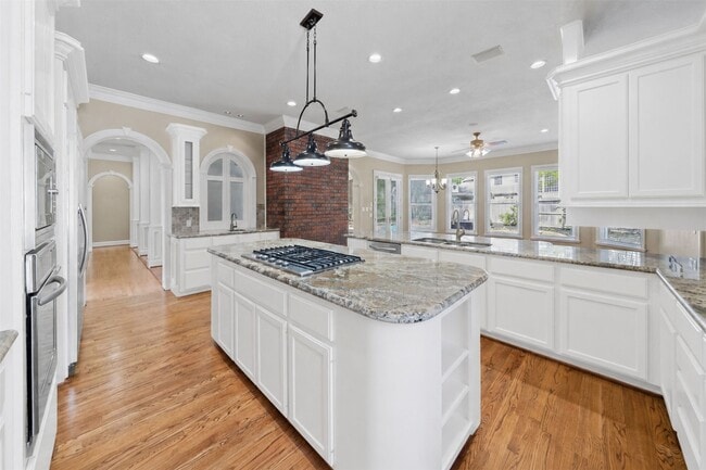 Building Photo - 13714 Gainesway Dr