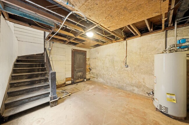 Building Photo - 514 E Park Ave