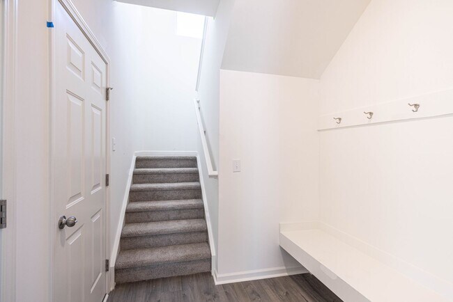 Building Photo - BEAUTIFUL 4 Bedroom Home Piedmont School D...