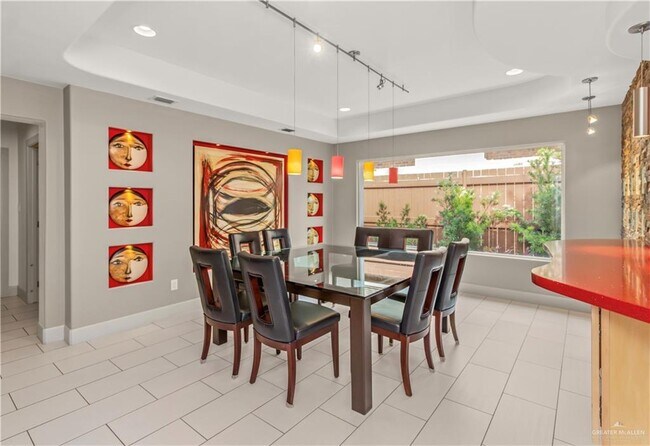 Building Photo - 708 Kiwi Ave