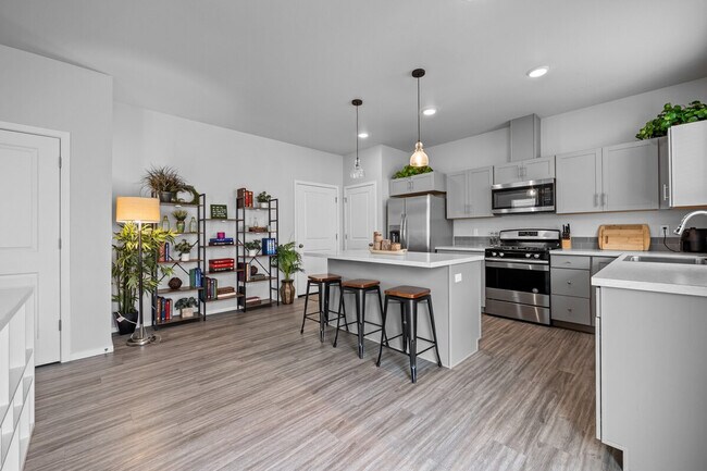 Building Photo - 5324 Remington Dr