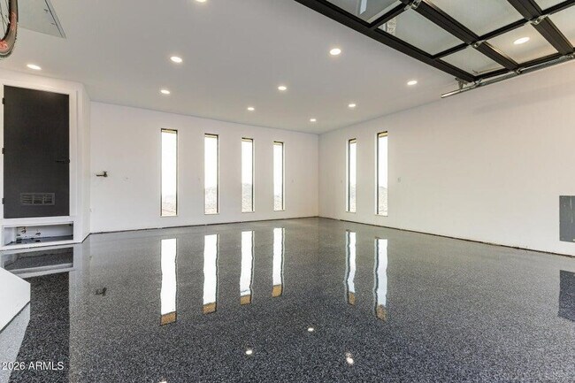 Building Photo - 6111 Victoria Dr