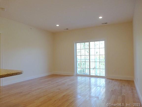 Building Photo - 390 Boston Neck Rd