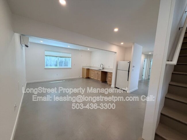 Building Photo - 1749 SE 46th Ave