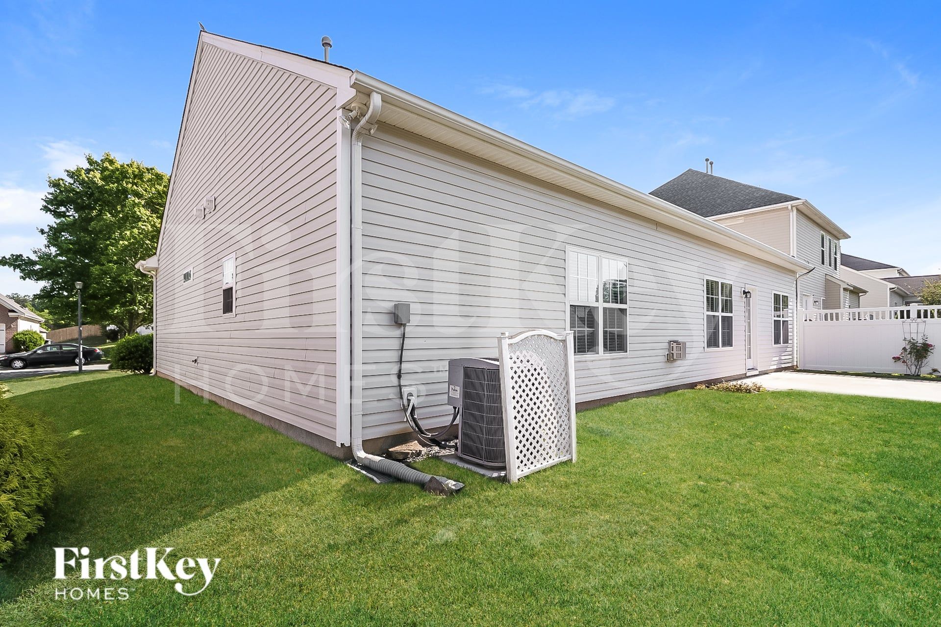 Building Photo - 6255 Glen Way Dr