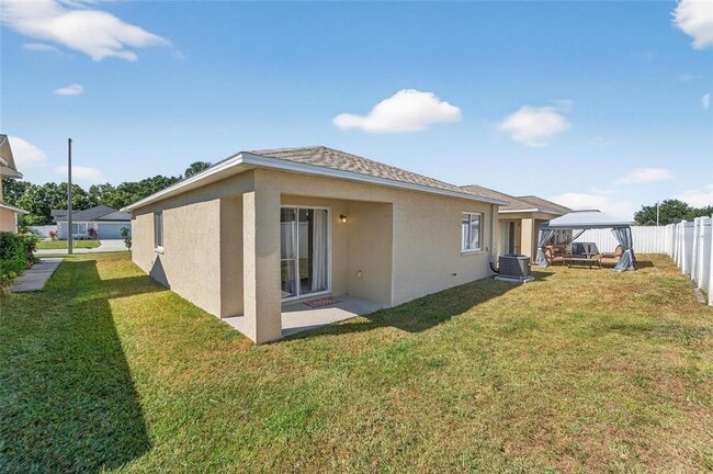 Building Photo - 11812 Lynmoor Dr