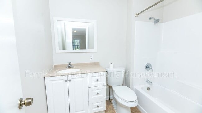 Building Photo - 214 New Grade Rd