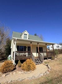 Building Photo - 2 Bedroom 2 Bath Cape Style House in East Asheville