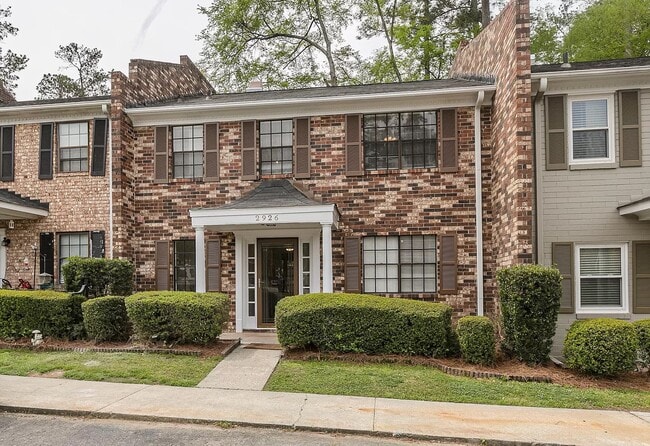 Building Photo - 2926 Arrowhead Dr