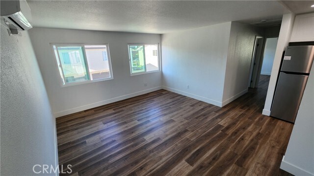 Building Photo - 988 El Camino Dr
