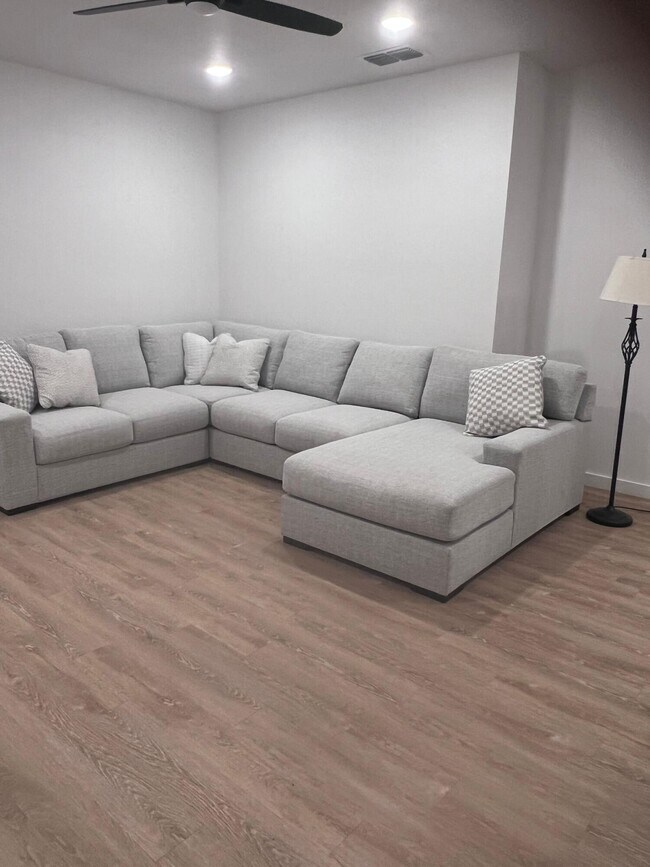 Building Photo - 5805 Virginia Ave