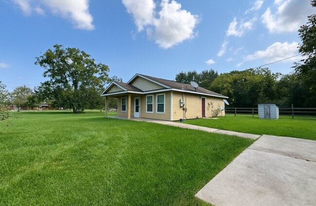 Building Photo - 13203 County Rd 748