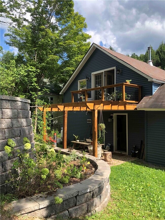 Building Photo - 511 Main St