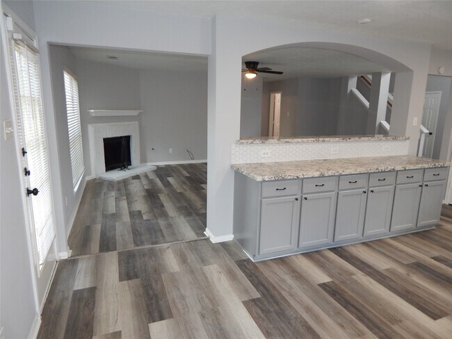 Building Photo - 3030 Rainmont Ln