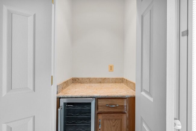 Building Photo - 4 Bed 3 Bath - Silver Spring Single Family...