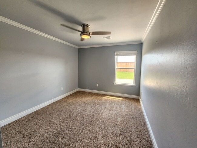 Building Photo - 3 bed, 2 bath home in Shawnee!