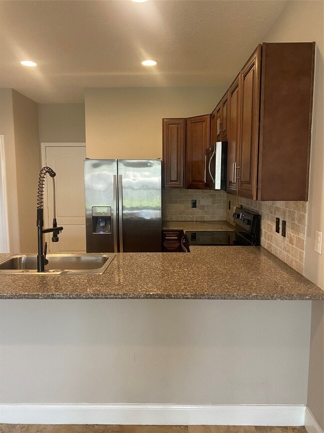 Building Photo - 307 Covecrest Dr