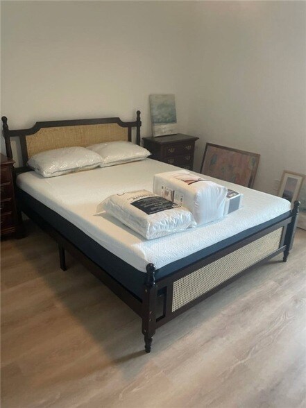 Building Photo - 18 Vista Palm Ln