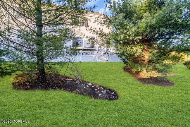 Building Photo - 40 Demarest Dr