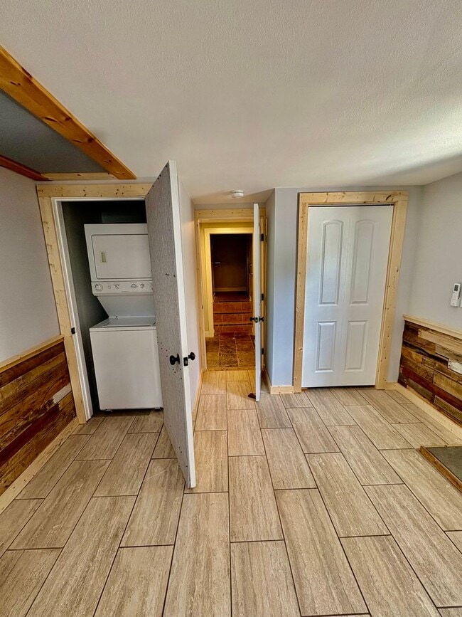 Building Photo - Charming One Bedroom ADU In The Heart Of W...