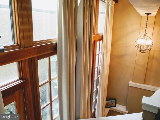 Building Photo - 1933 Rodman St