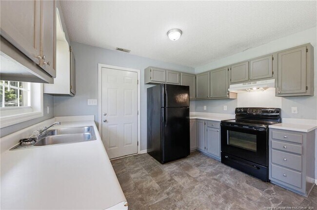 Building Photo - 111 Hobson Ct