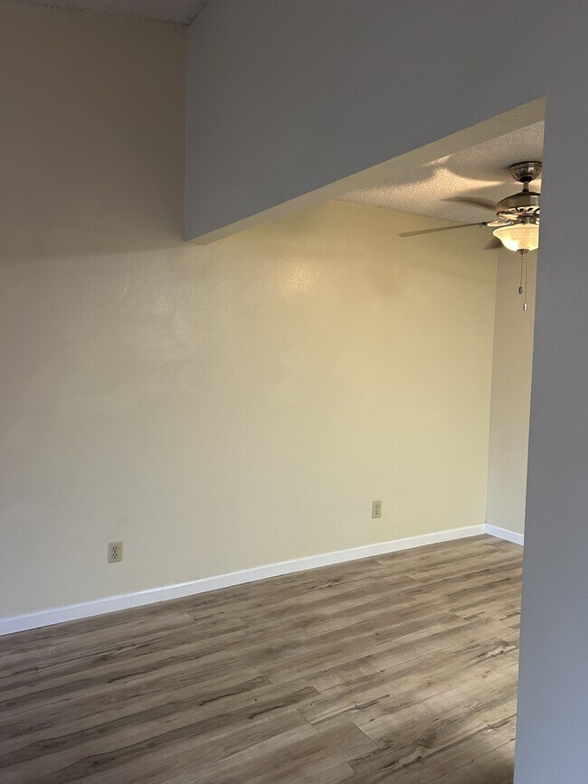 Building Photo - 1313 Floyd Ave