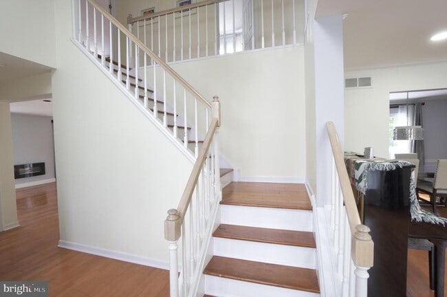 Building Photo - 113 N Stone Ridge Dr