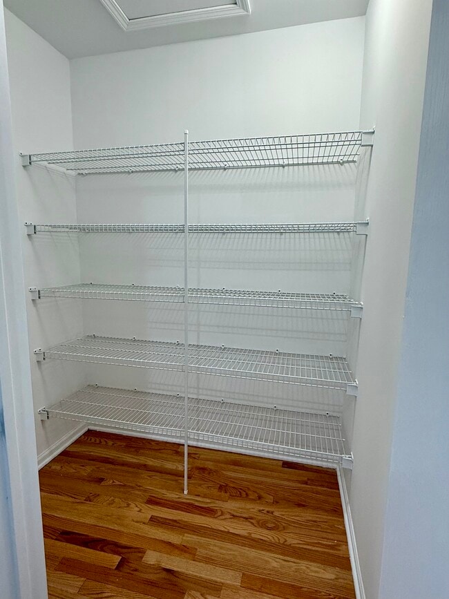 Building Photo - 362 Town Pl Cir