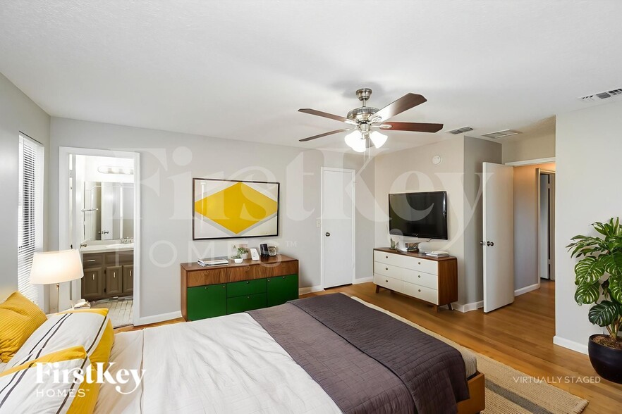 Building Photo - 2462 Ridgecrest Ave