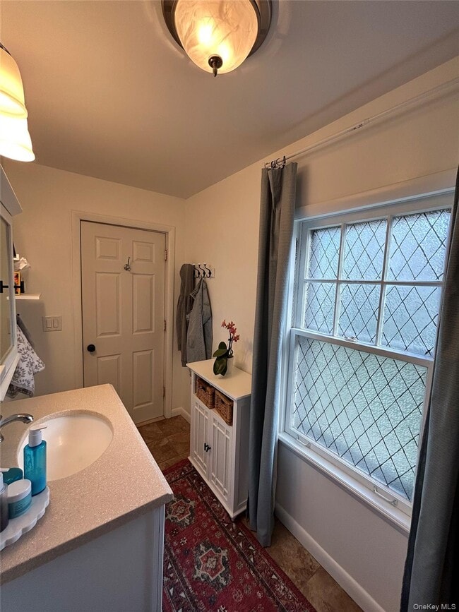 Building Photo - 29 Dale Ave