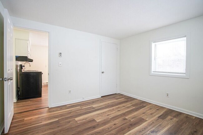 Building Photo - 98 N Alhambra Cir