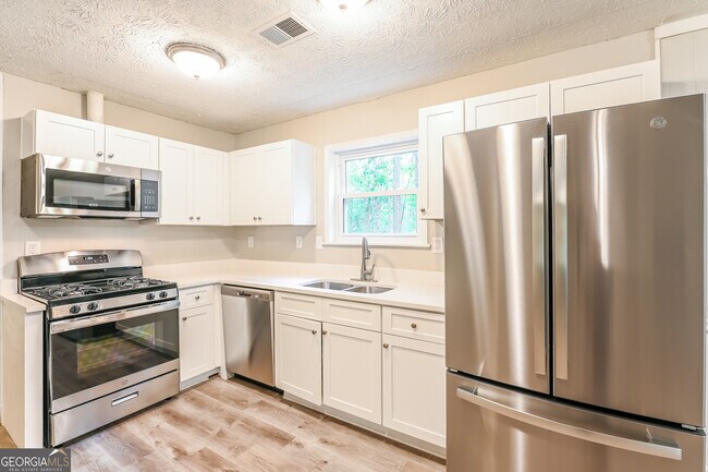 Building Photo - 540 Ansley Dr