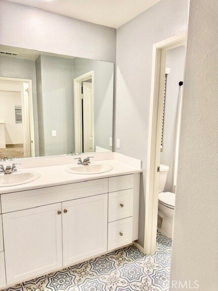 Building Photo - 30485 Village Terrace Dr