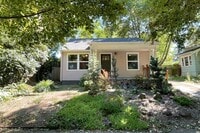 Building Photo - Charming Kenton Bungalow with Large Fenced Yard, Central A/C, Washer/Dryer